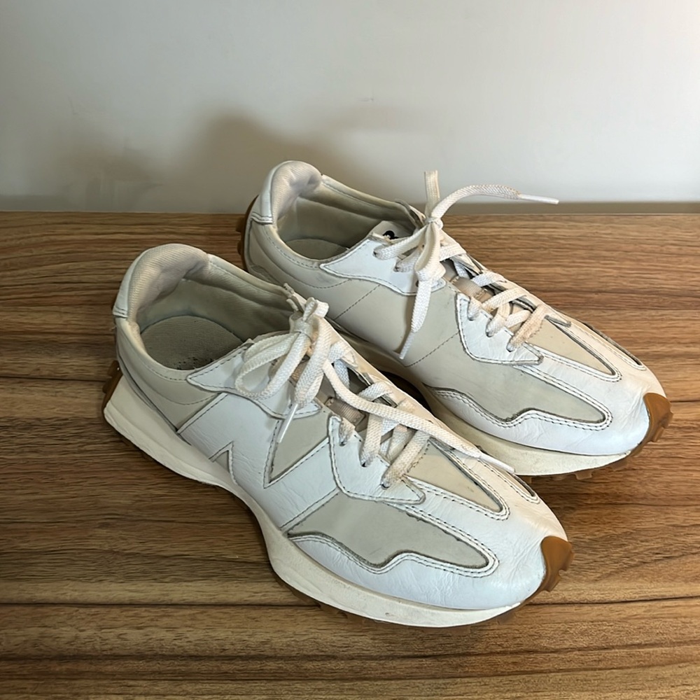 New Balance 327